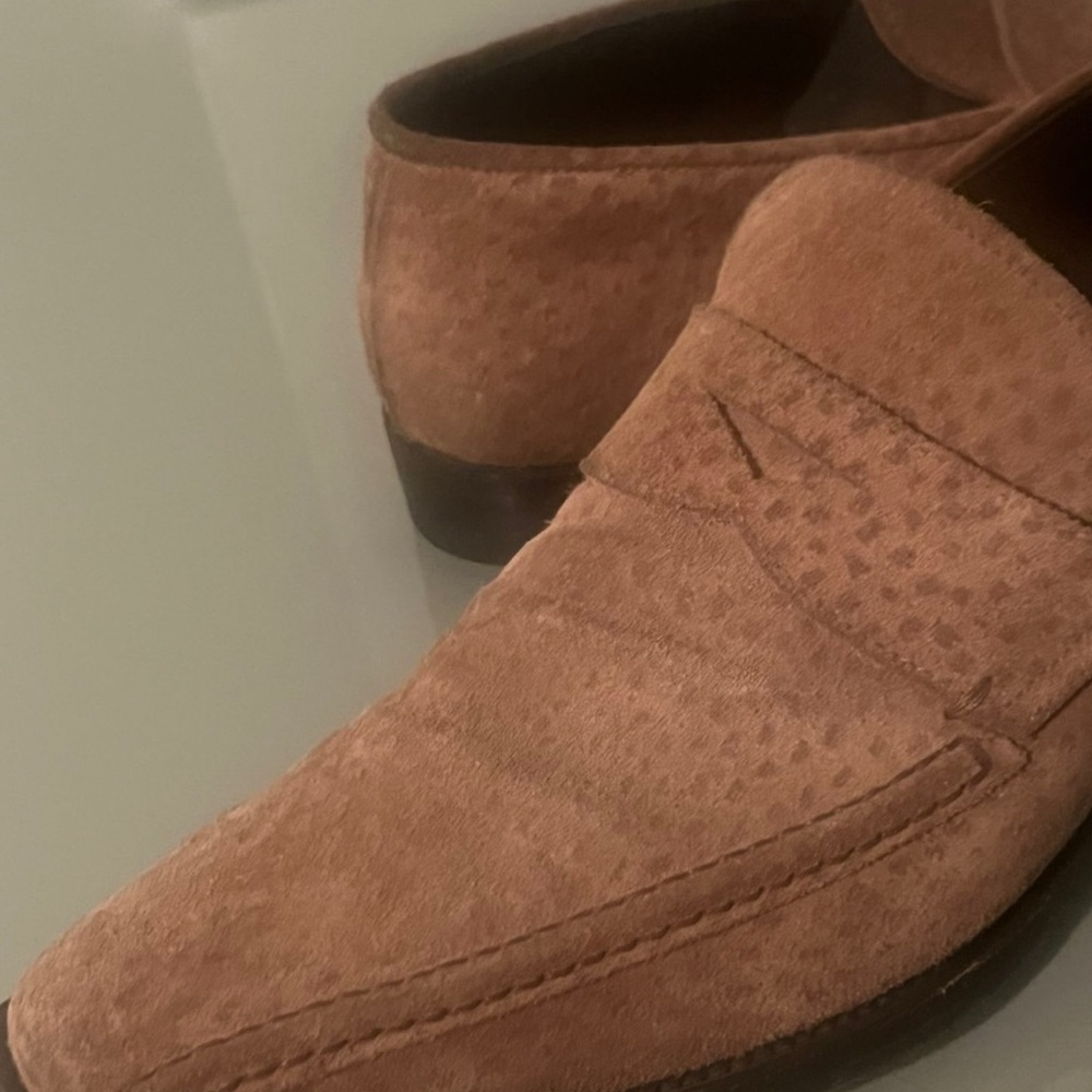 Pre owned size 8.5 men suede Prada shoes